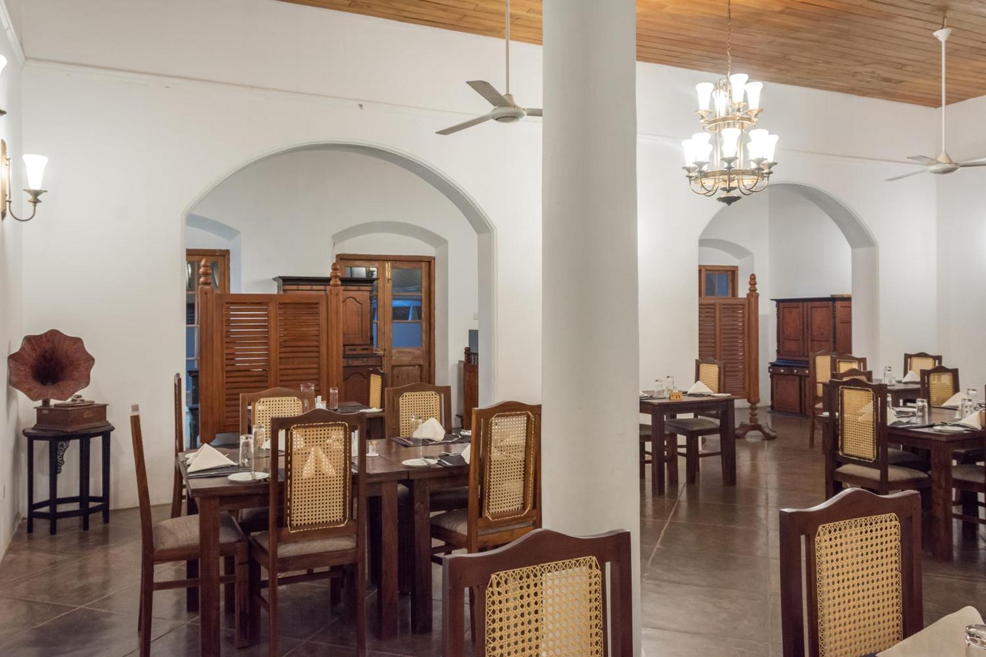 The Sanctuary At Tissawewa Hotel Anuradhapura Ngoại thất bức ảnh