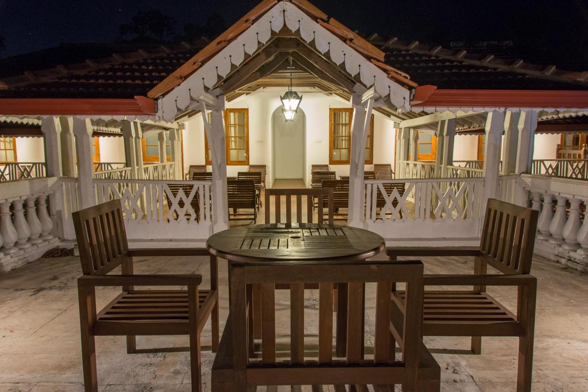 The Sanctuary At Tissawewa Hotel Anuradhapura Ngoại thất bức ảnh